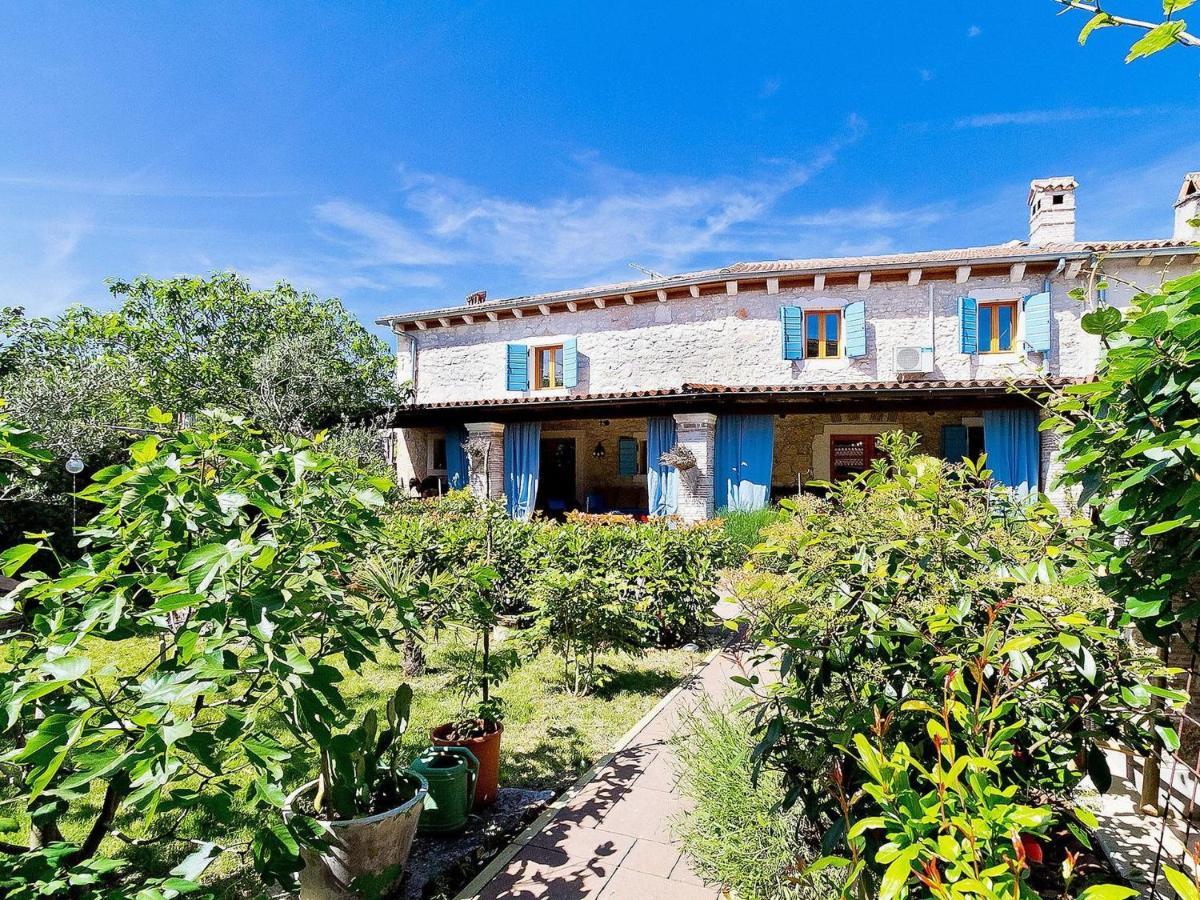 Villa Kazun With Private Pool And Two Gardens Marčana Exterior foto