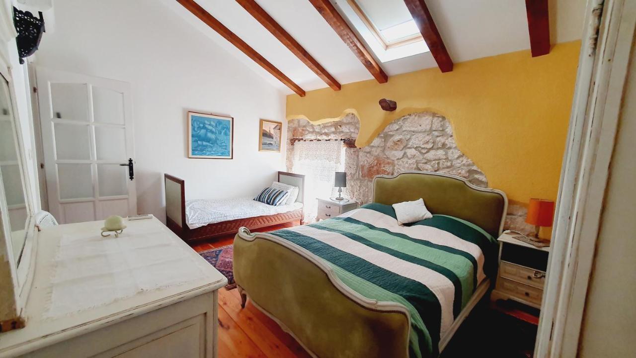 Villa Kazun With Private Pool And Two Gardens Marčana Exterior foto